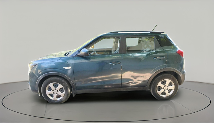 2022 Mahindra XUV300 W6 1.5 DIESEL AMT, Diesel, Automatic, 56,699 km, exterior
