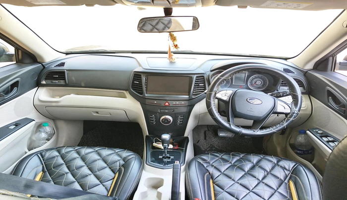 2022 Mahindra XUV300 W6 1.5 DIESEL AMT, Diesel, Automatic, 56,699 km, interior
