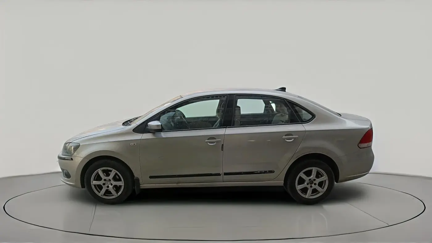 2014 Volkswagen Vento HIGHLINE DIESEL 1.6, Diesel, Manual, 87,295 km, exterior