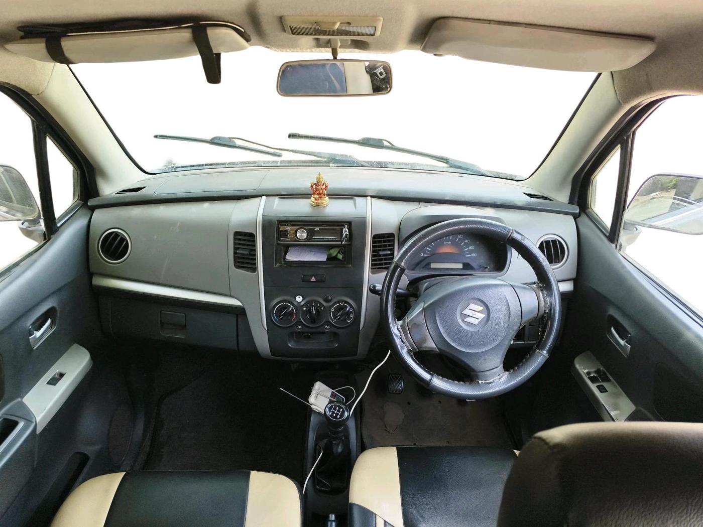 2011 Maruti Wagon R 1.0 LXI CNG, CNG, Manual, 1,02,083 km, interior