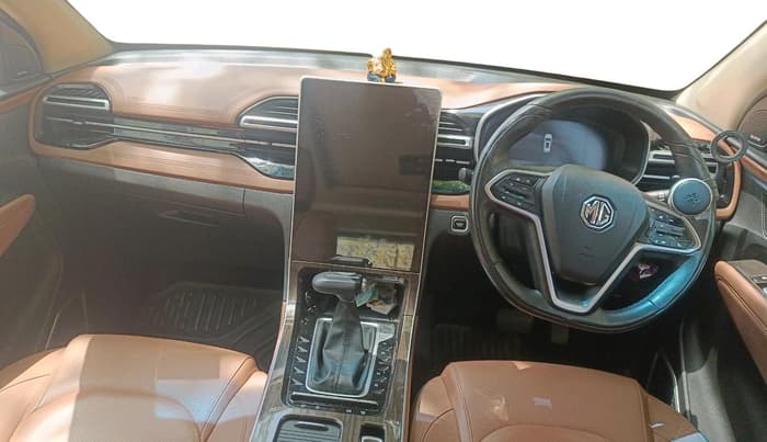 2023 MG HECTOR PLUS SHARP PRO 1.5 PETROL TURBO CVT 6 STR, Petrol, Automatic, 50,507 km, interior