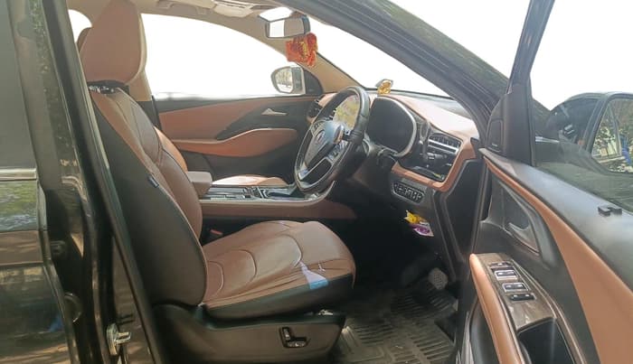 2023 MG HECTOR PLUS SHARP PRO 1.5 PETROL TURBO CVT 6 STR, Petrol, Automatic, 50,507 km, interior
