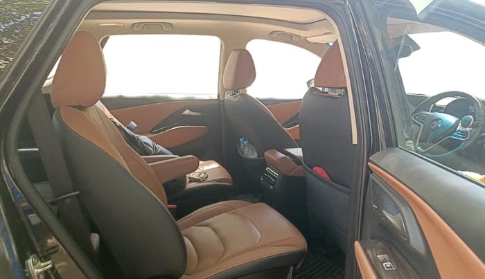 2023 MG HECTOR PLUS SHARP PRO 1.5 PETROL TURBO CVT 6 STR, Petrol, Automatic, 50,507 km, interior