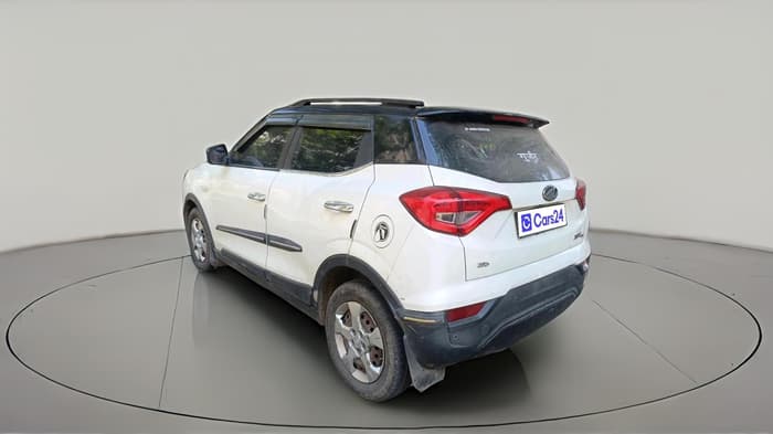 2020 Mahindra XUV300 W6 1.5 DIESEL, Diesel, Manual, 1,22,632 km, exterior