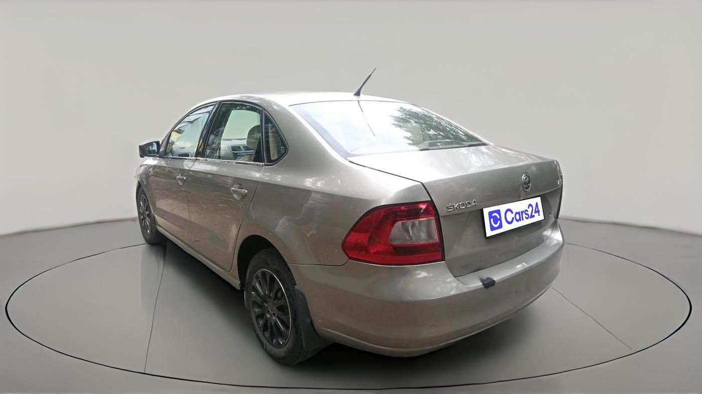 2015 Skoda Rapid 1.5 TDI CR ELEGANCE AT, Diesel, Automatic, 97,201 km, exterior