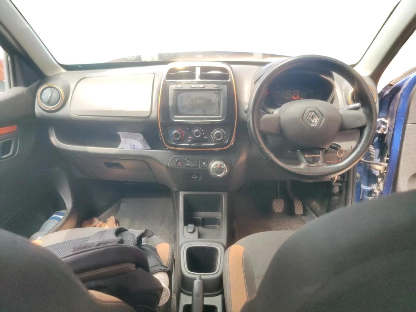 2019 Renault Kwid CLIMBER 1.0 AMT, Petrol, Automatic, 84,120 km, interior