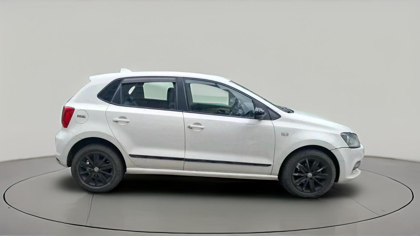 2015 Volkswagen Polo HIGHLINE1.5L, Diesel, Manual, 1,15,647 km, exterior