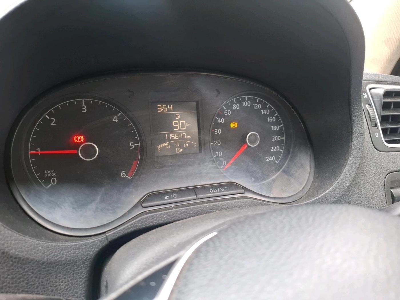 2015 Volkswagen Polo HIGHLINE1.5L, Diesel, Manual, 1,15,647 km, interior