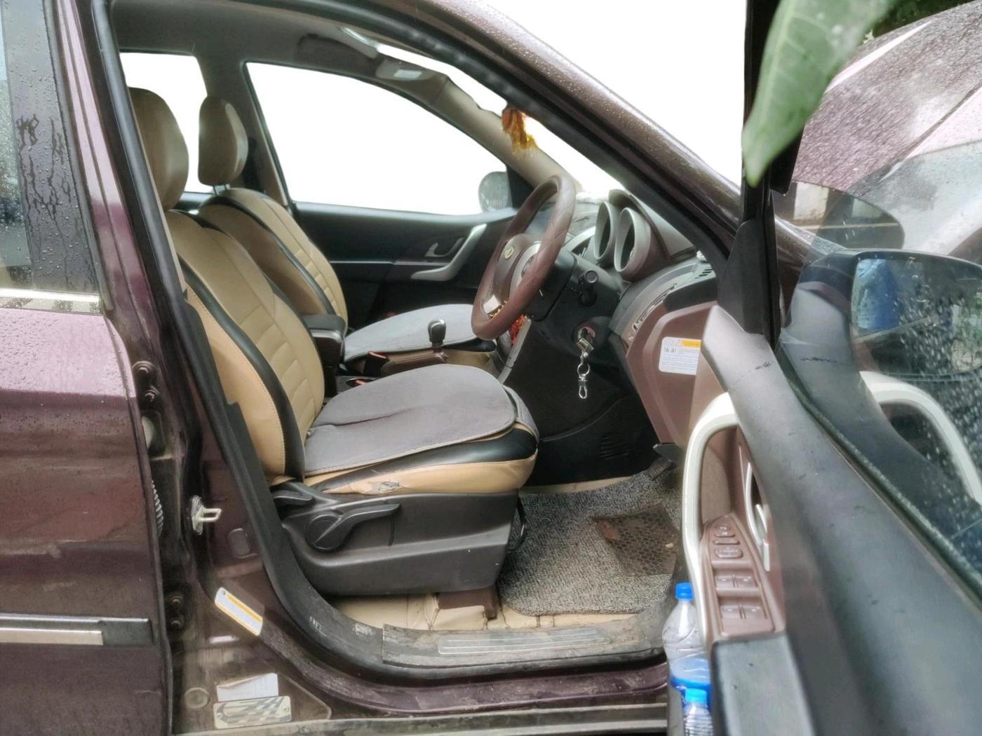 2014 Mahindra XUV500 W8, Diesel, Manual, 83,569 km, interior