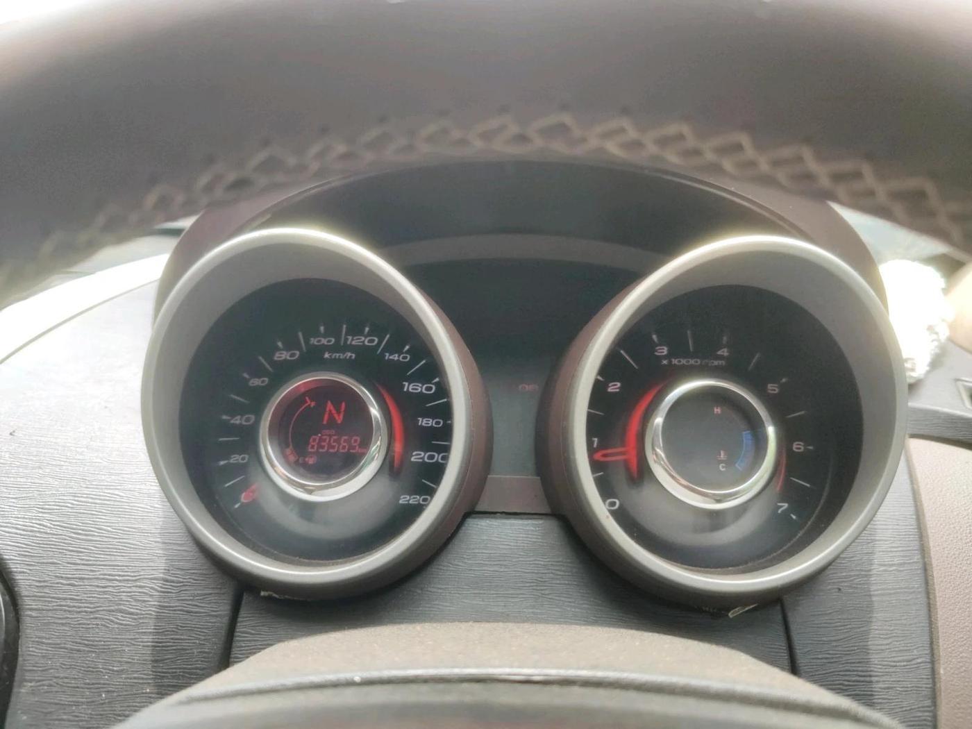 2014 Mahindra XUV500 W8, Diesel, Manual, 83,569 km, interior