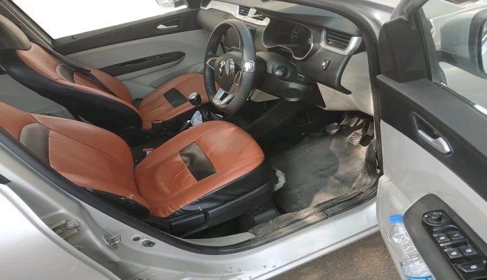 2019 Renault TRIBER RXZ, CNG, Manual, 1,19,419 km, interior