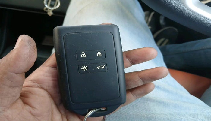 2019 Renault TRIBER RXZ, CNG, Manual, 1,19,419 km, interior