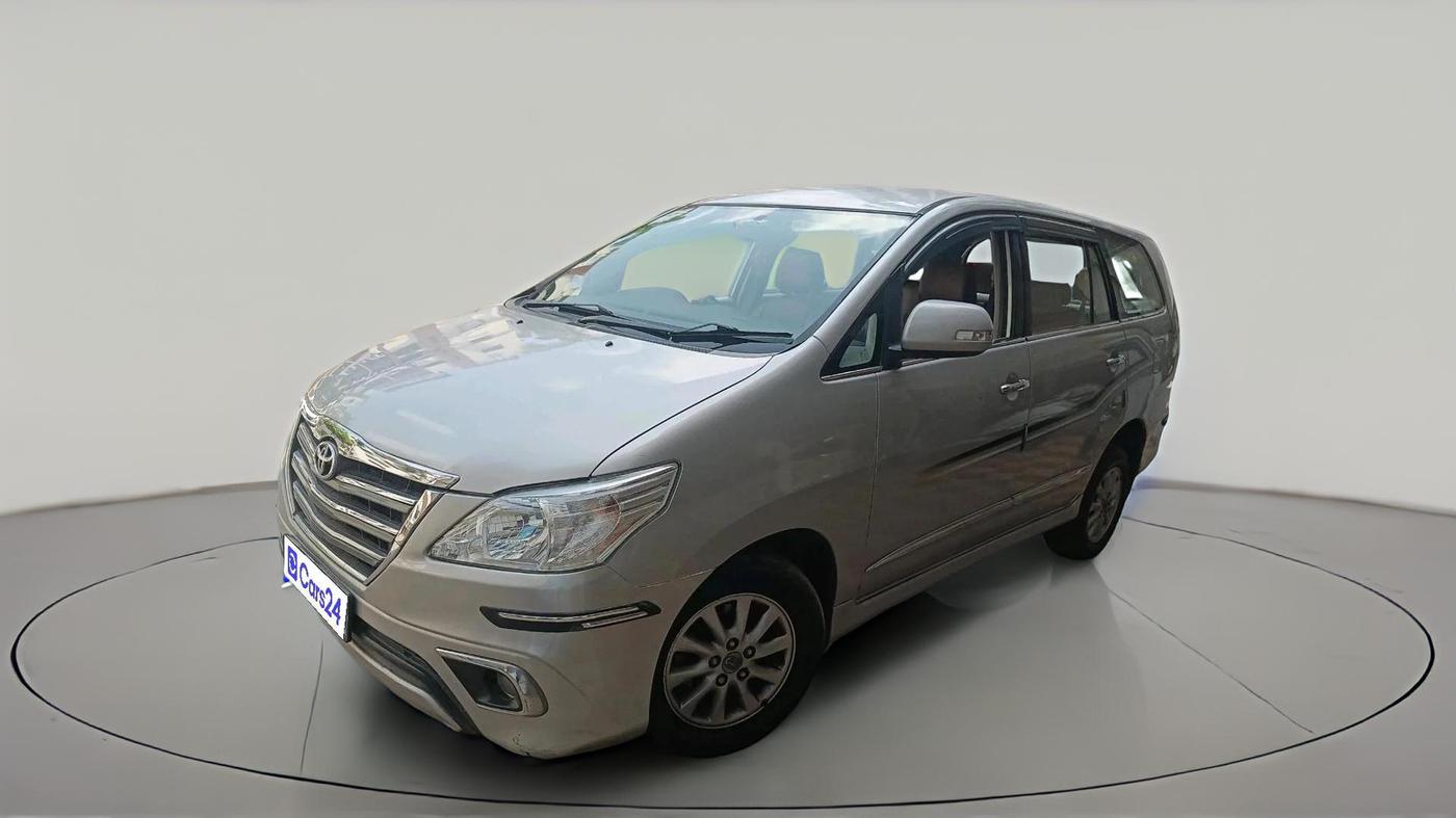 2014 Toyota Innova 2.5 VX 8 STR, Diesel, Manual, 82,366 km, exterior