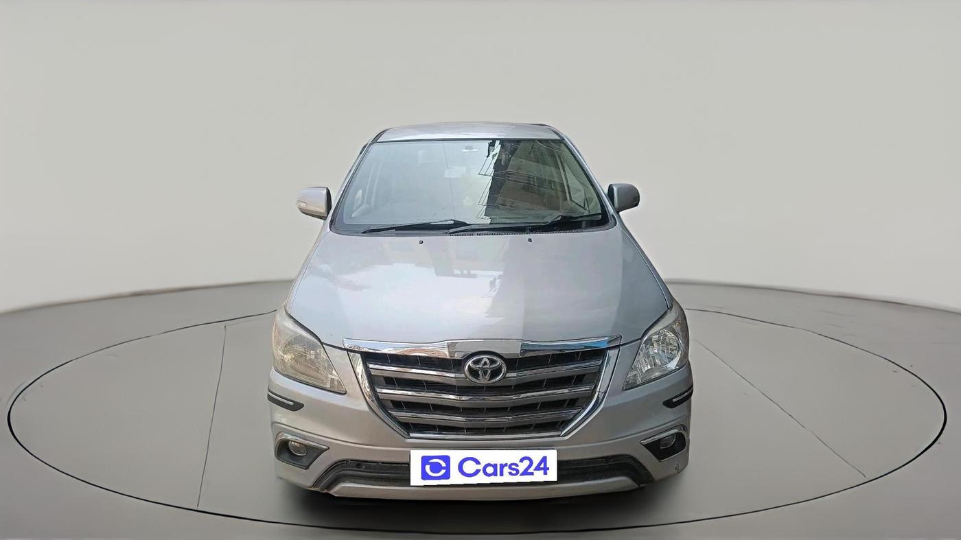 2014 Toyota Innova 2.5 VX 8 STR, Diesel, Manual, 82,366 km, exterior