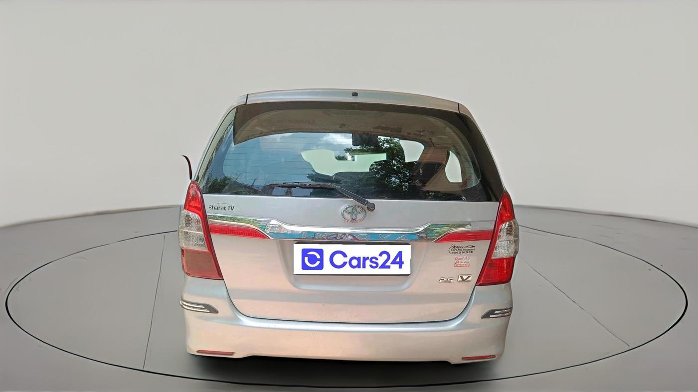 2014 Toyota Innova 2.5 VX 8 STR, Diesel, Manual, 82,366 km, exterior