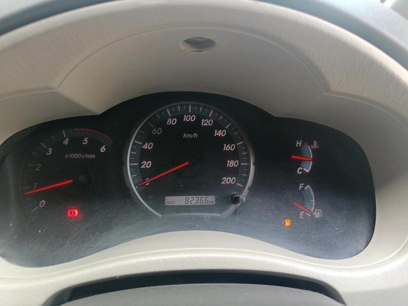2014 Toyota Innova 2.5 VX 8 STR, Diesel, Manual, 82,366 km, interior