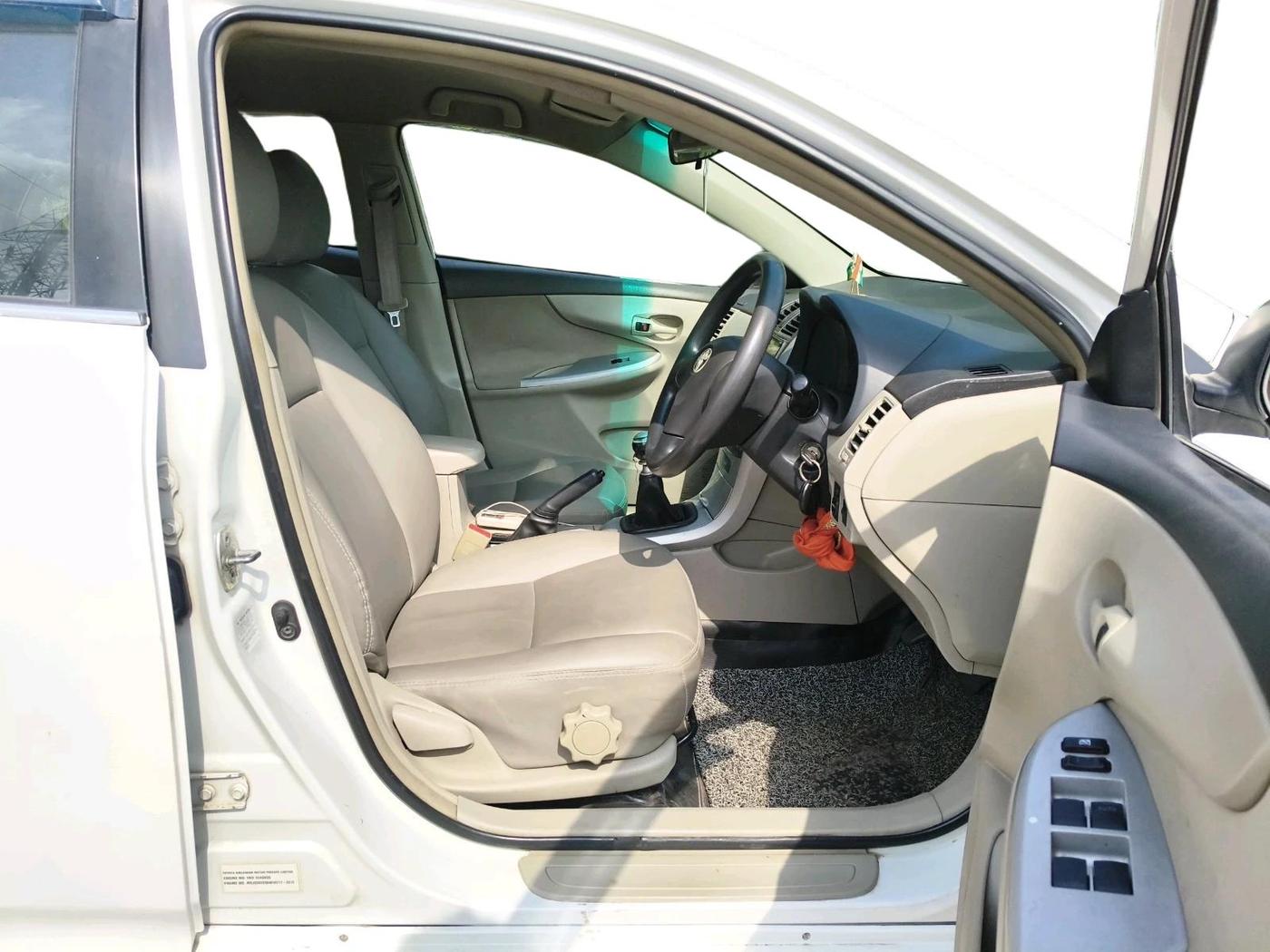2012 Toyota Corolla Altis G DIESEL, Diesel, Manual, 1,31,210 km, interior