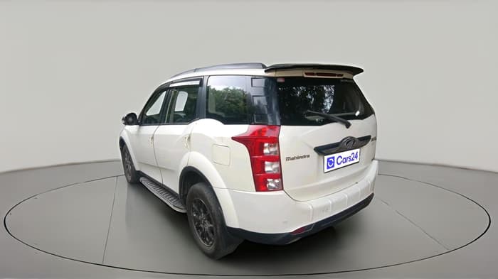 2017 Mahindra XUV500 W10, Diesel, Manual, 1,15,577 km, exterior