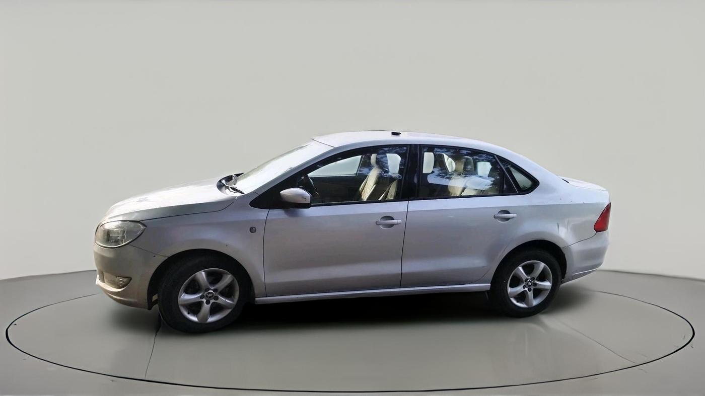 2012 Skoda Rapid ELEGANCE 1.6 TDI CR MT, Diesel, Manual, 95,395 km, exterior