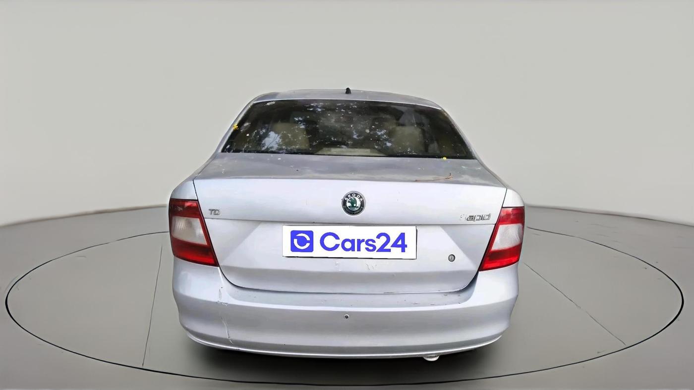 2012 Skoda Rapid ELEGANCE 1.6 TDI CR MT, Diesel, Manual, 95,395 km, exterior