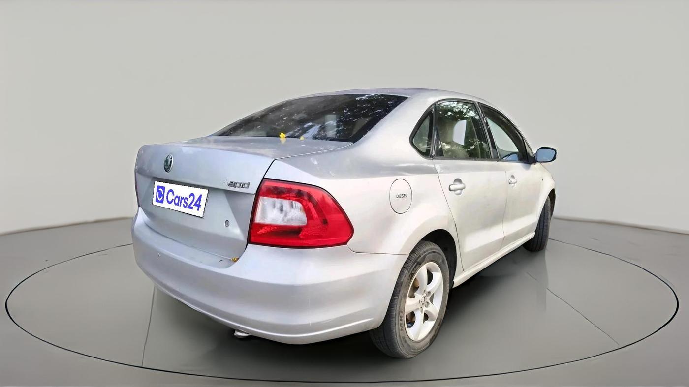2012 Skoda Rapid ELEGANCE 1.6 TDI CR MT, Diesel, Manual, 95,395 km, exterior
