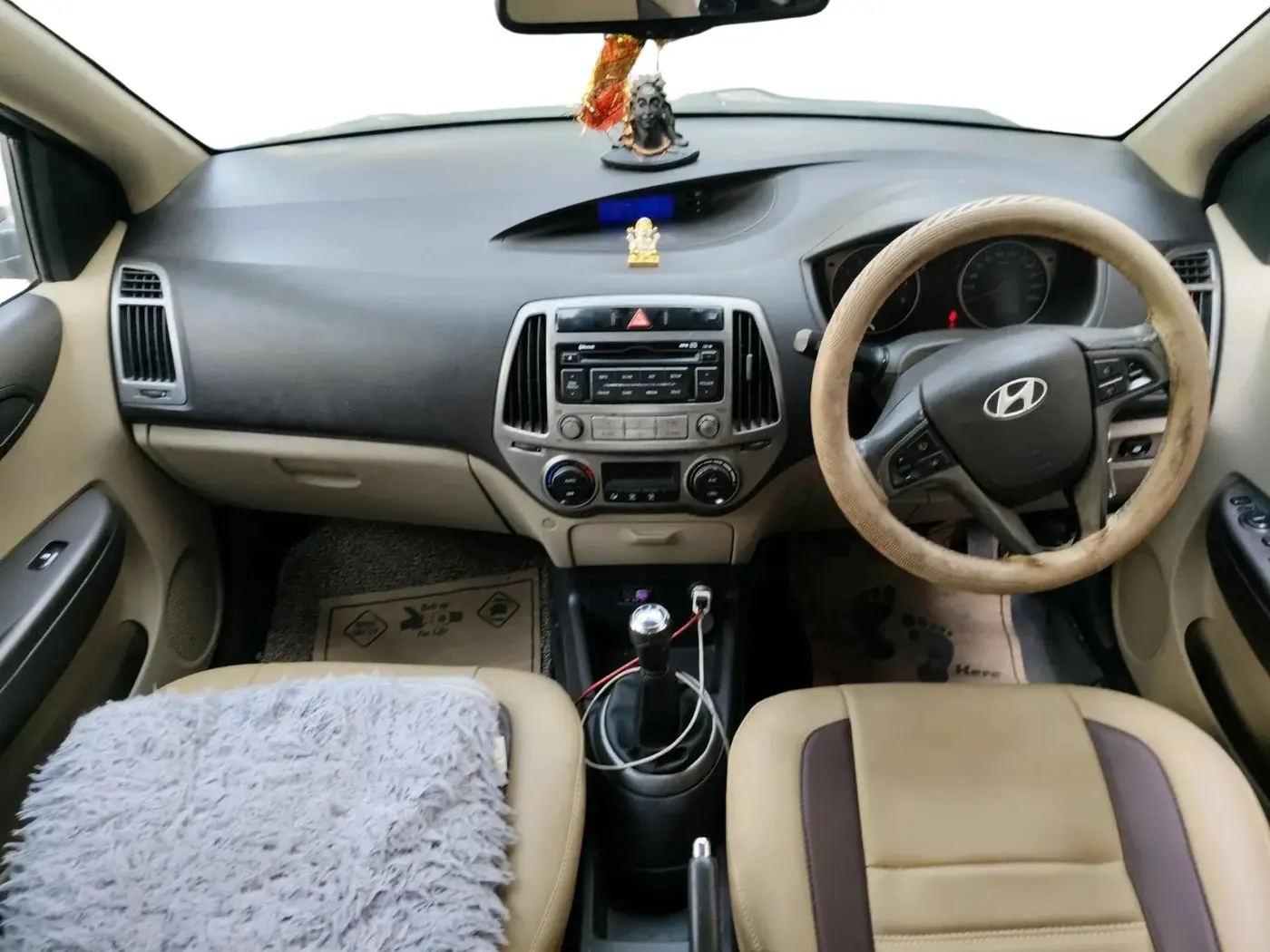 2013 Hyundai i20 SPORTZ 1.2, CNG, Manual, 99,850 km, interior