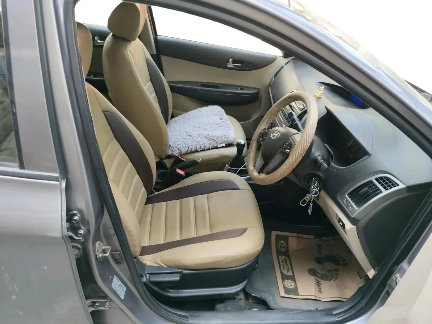 2013 Hyundai i20 SPORTZ 1.2, CNG, Manual, 99,850 km, interior