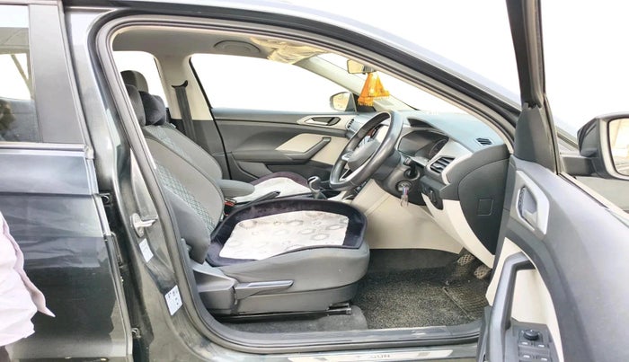 2024 Volkswagen TAIGUN HIGHLINE 1.0 TSI MT, Petrol, Manual, 12,502 km, interior