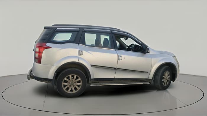 2016 Mahindra XUV500 W10 AT, Diesel, Automatic, 1,18,278 km, exterior