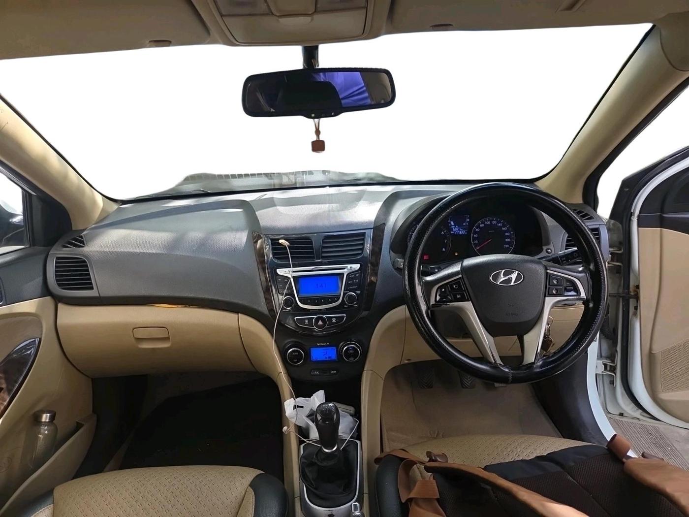 2013 Hyundai Verna FLUIDIC 1.6 VTVT EX, Petrol, Manual, 1,77,322 km, interior