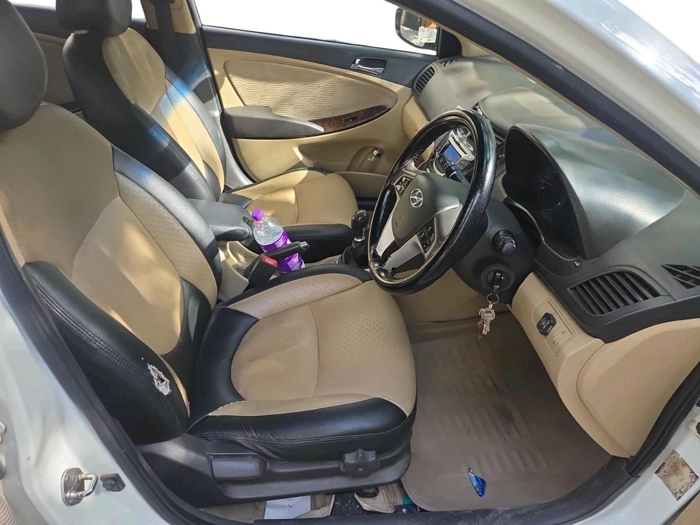2013 Hyundai Verna FLUIDIC 1.6 VTVT EX, Petrol, Manual, 1,77,322 km, interior