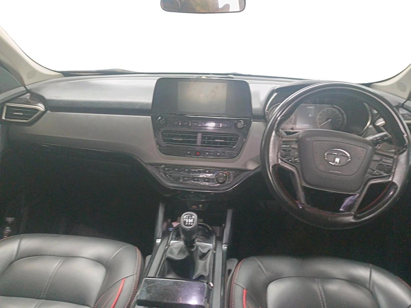 2022 Tata Safari XT PLUS, Diesel, Manual, 63,375 km, interior