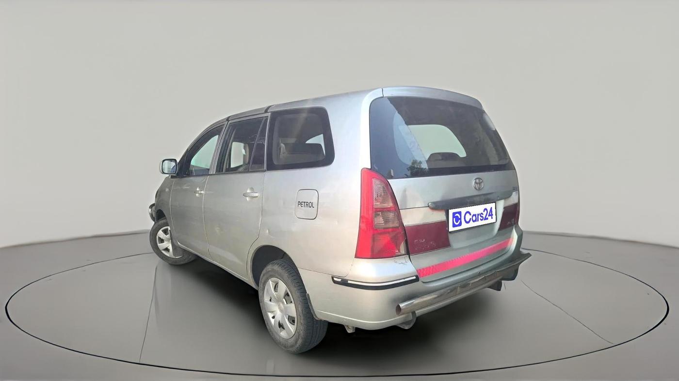 2005 Toyota Innova G1 2.0, CNG, Manual, 1,29,393 km, exterior