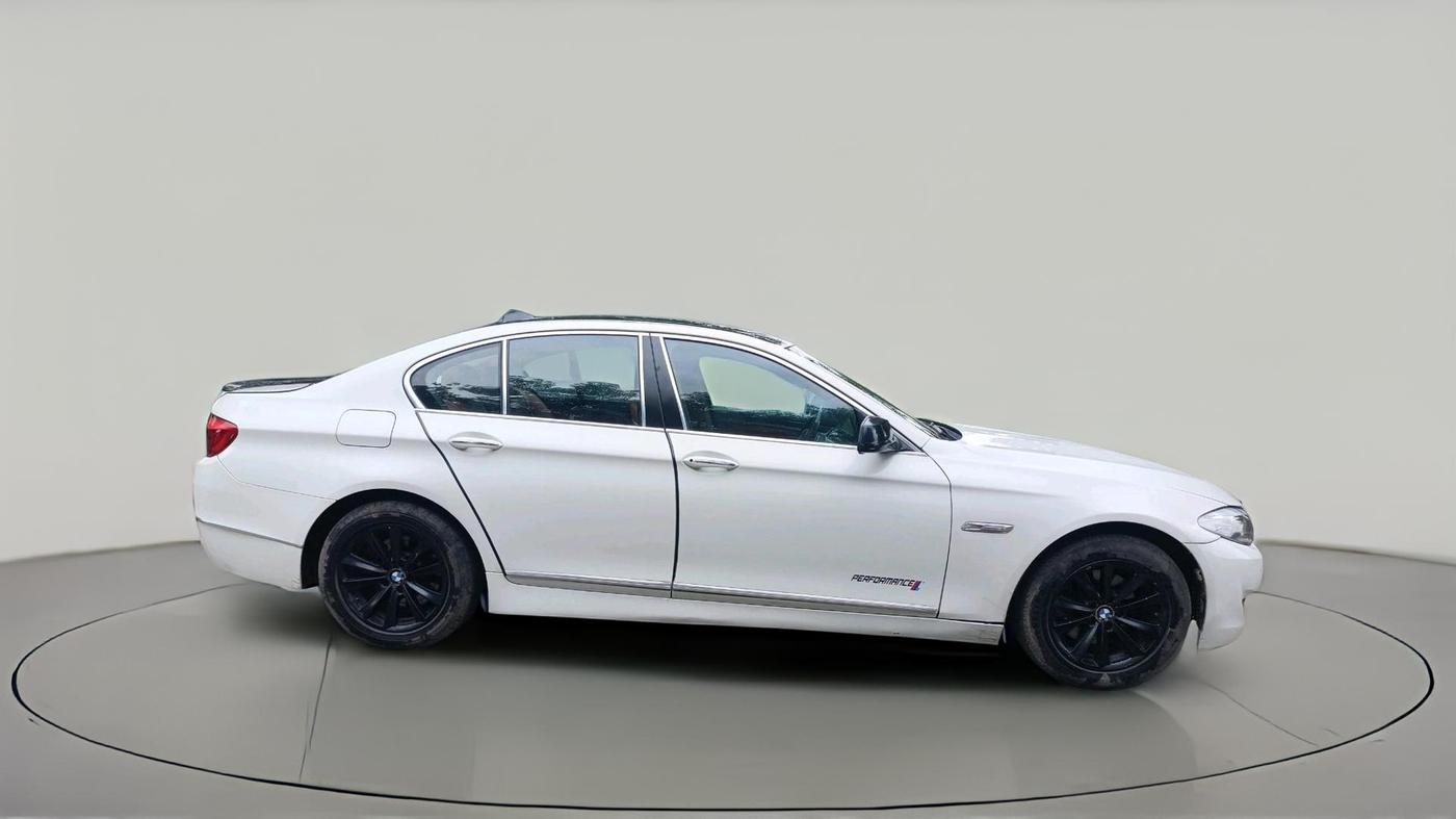 2011 BMW 5 Series 520D 2.0, Diesel, Automatic, 1,72,562 km, exterior