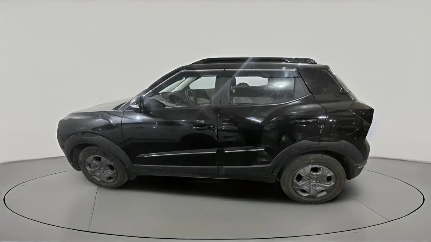 2024 Mahindra XUV 3XO MX3 Pro 1.2 L TCMPFi, Petrol, Manual, 21,580 km, exterior