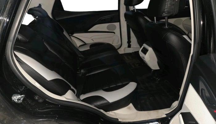 2024 Mahindra XUV 3XO MX3 Pro 1.2 L TCMPFi, Petrol, Manual, 21,580 km, interior