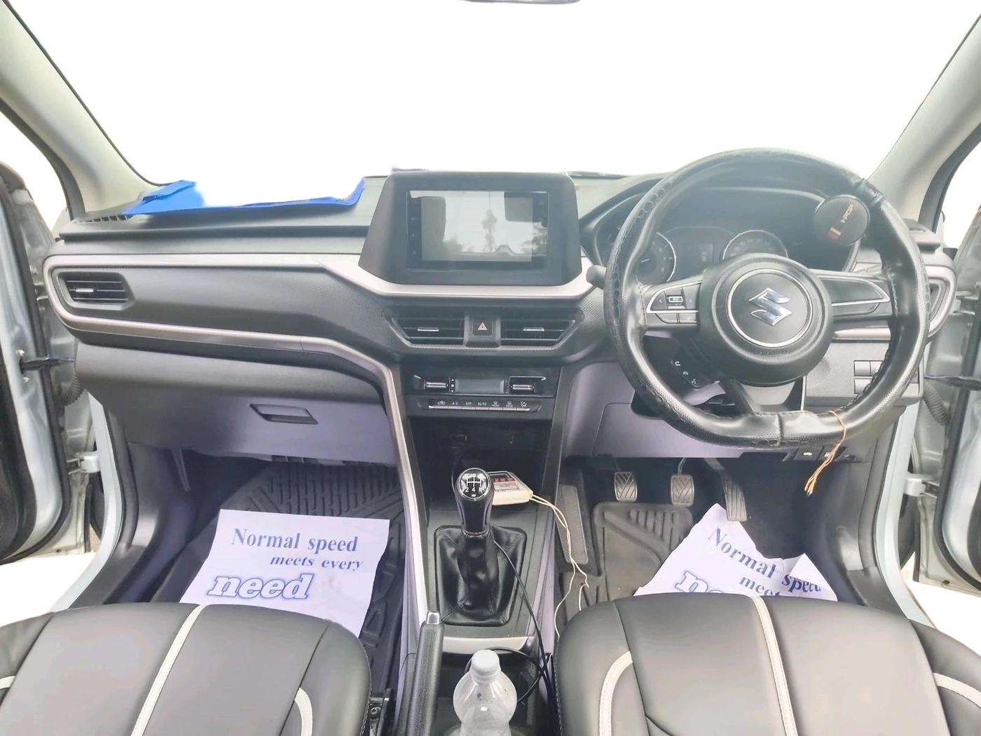 2023 Maruti BREZZA VXI, Petrol, Manual, 19,245 km, interior