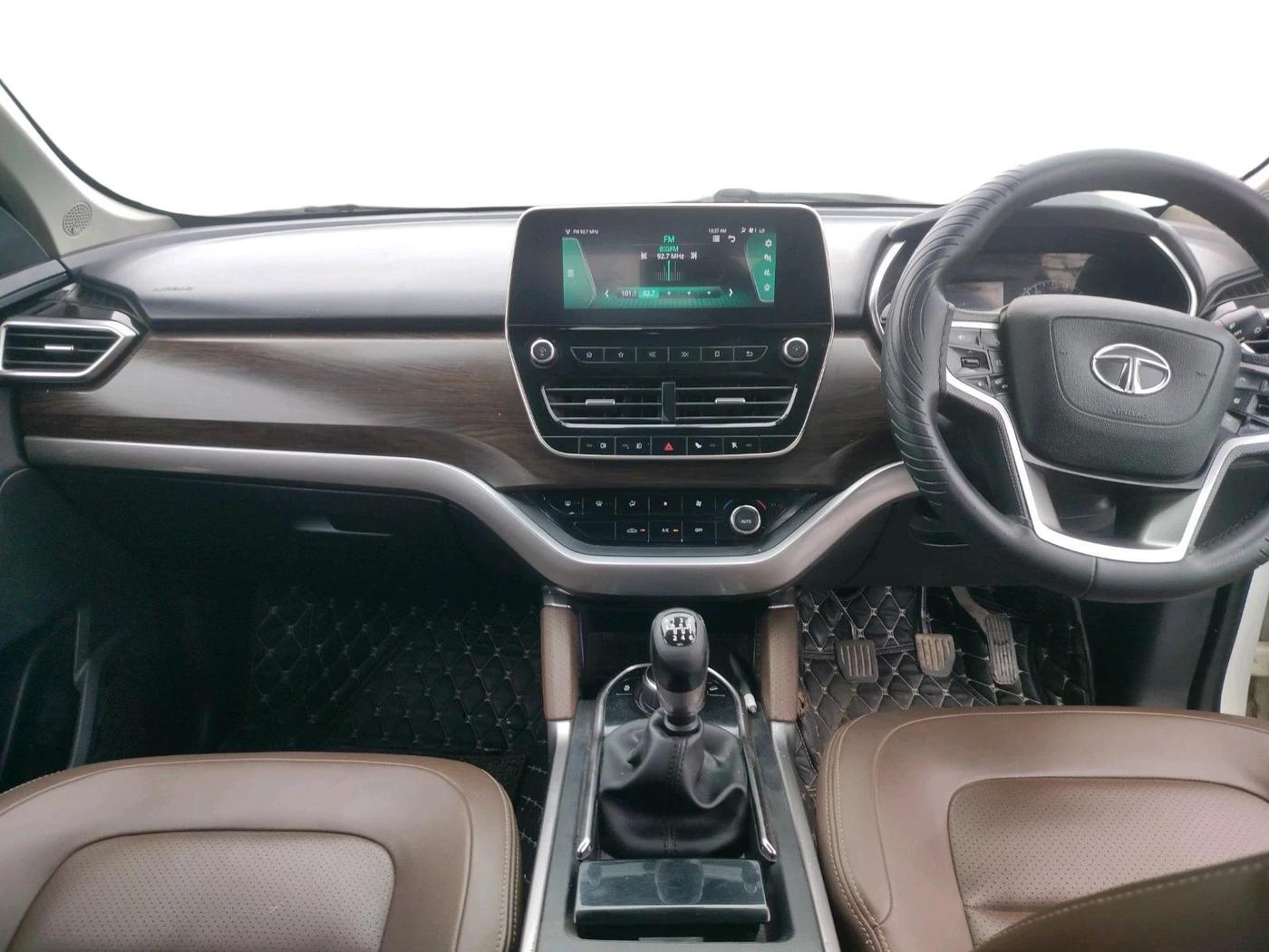 2019 Tata Harrier XZ 2.0L, Diesel, Manual, 1,47,758 km, interior