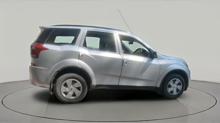 2018 Mahindra XUV500 W5, Diesel, Manual, 2,82,182 km, exterior