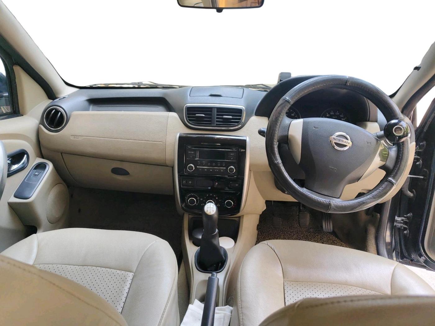 2014 Nissan Terrano XL (D), Diesel, Manual, 1,34,670 km, interior