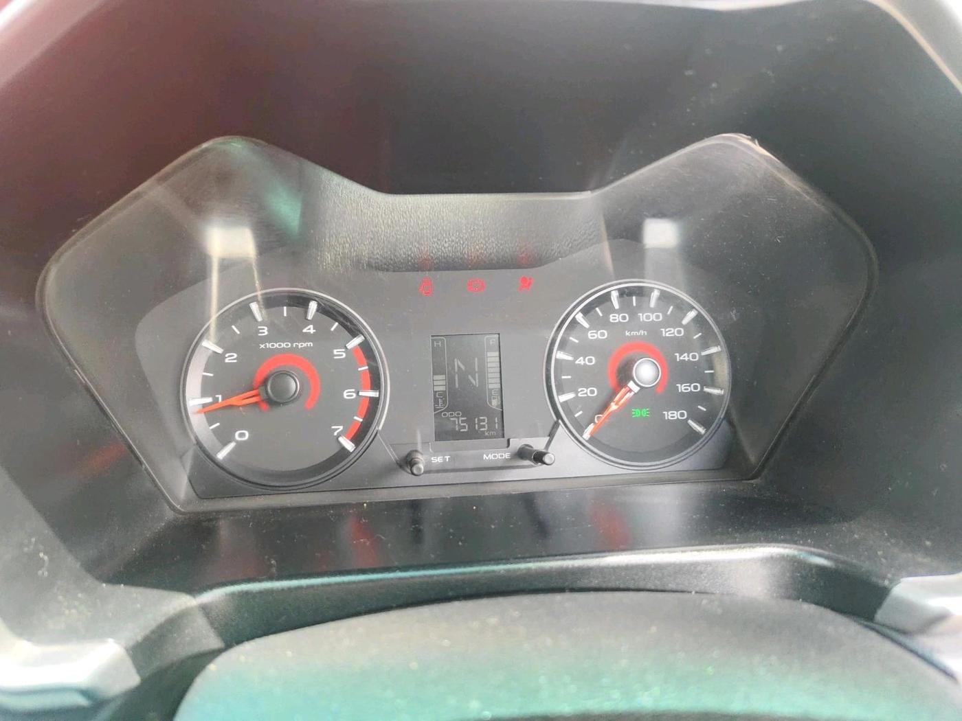 2017 Mahindra Kuv100 K8 6 STR, Petrol, Manual, 75,131 km, interior