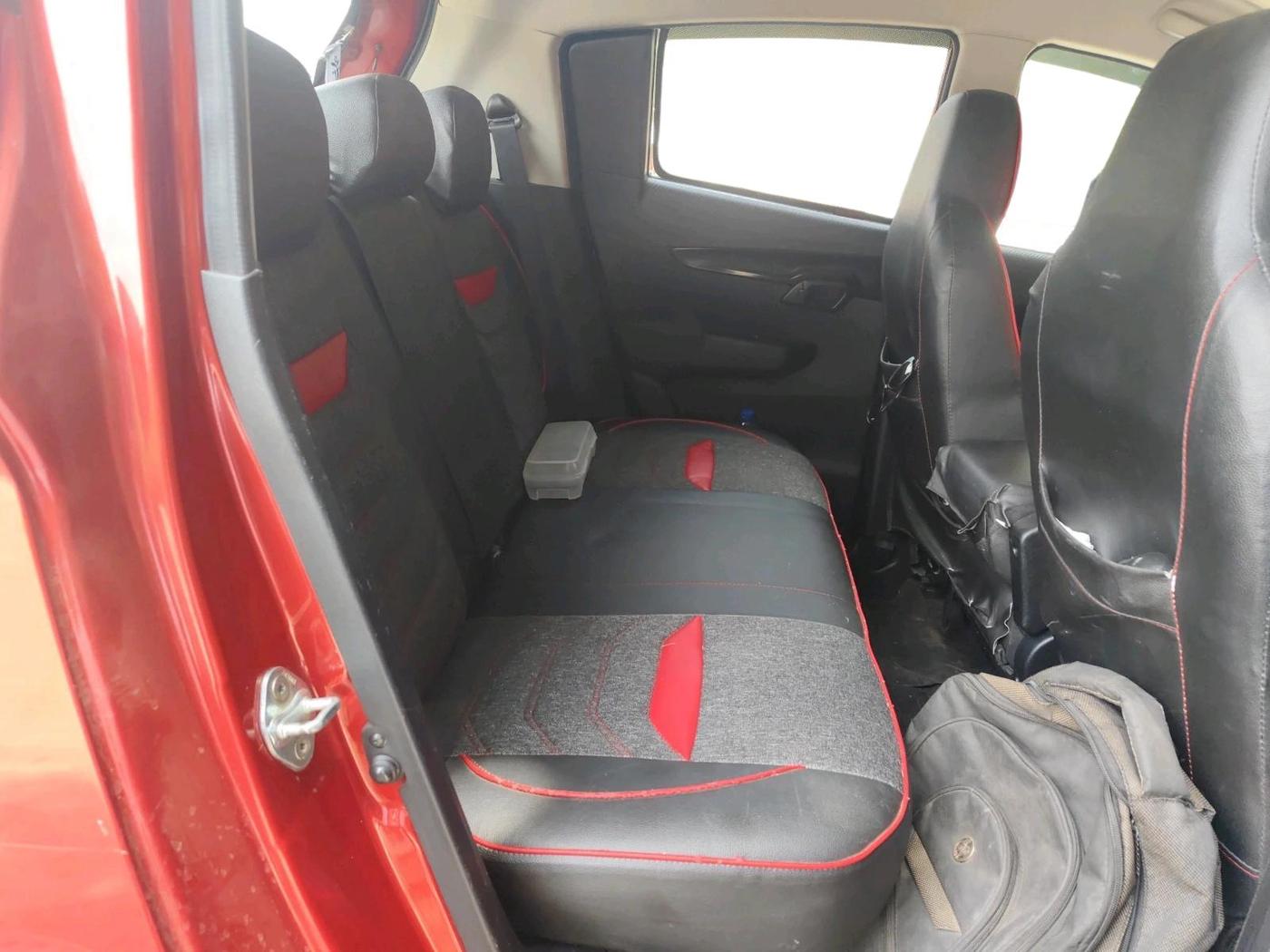 2017 Mahindra Kuv100 K8 6 STR, Petrol, Manual, 75,131 km, interior