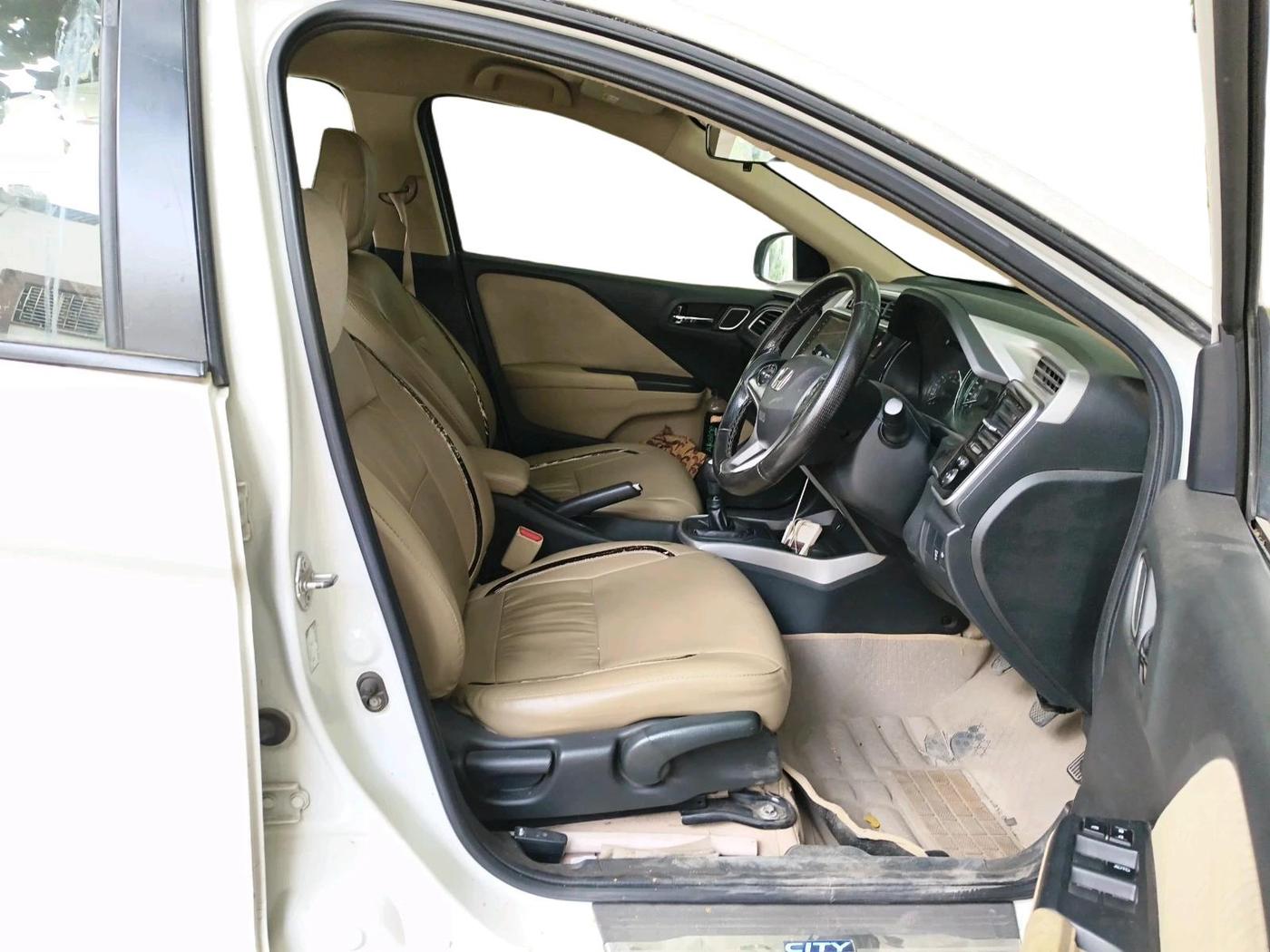2018 Honda City 1.5L I-DTEC V, Diesel, Manual, 80,420 km, interior