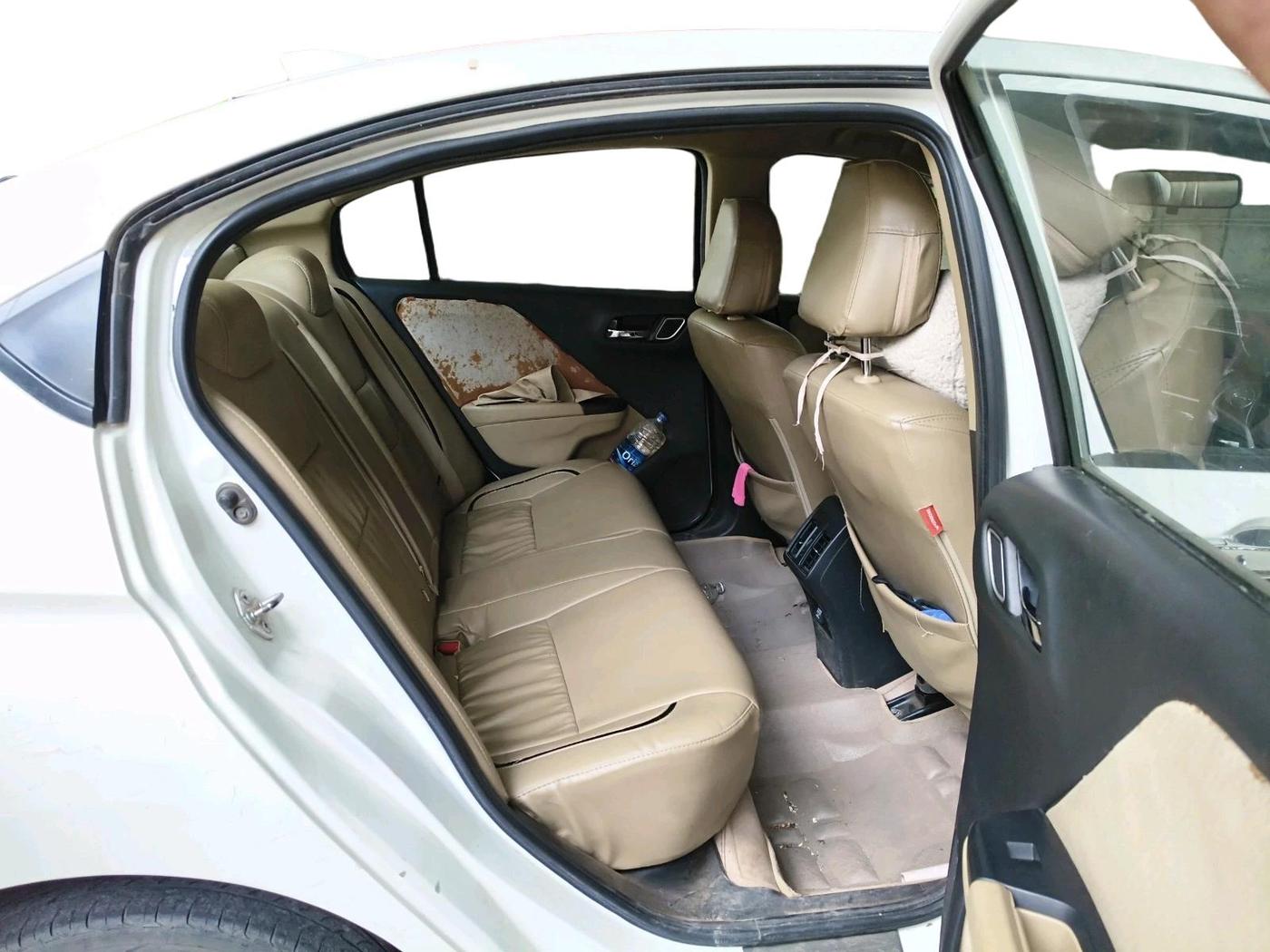2018 Honda City 1.5L I-DTEC V, Diesel, Manual, 80,420 km, interior