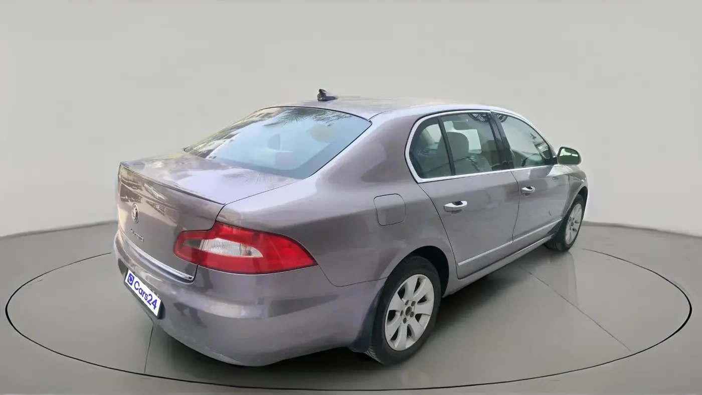 2012 Skoda Superb ELEGANCE 2.0 TDI CR AT, Diesel, Automatic, 1,61,890 km, exterior
