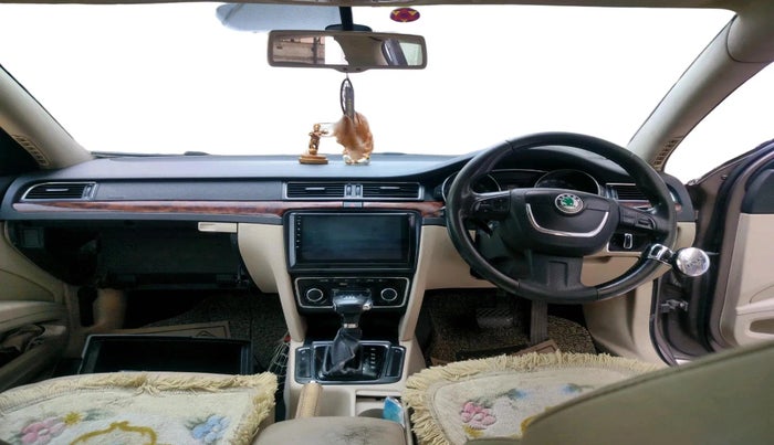 2012 Skoda Superb ELEGANCE 2.0 TDI CR AT, Diesel, Automatic, 1,61,890 km, interior