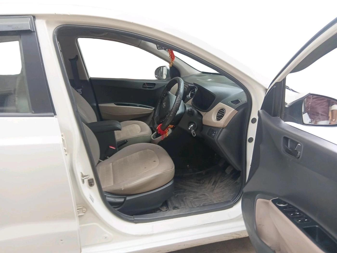 2017 Hyundai Xcent E+ 1.2 CRDI, Diesel, Manual, 1,07,095 km, interior