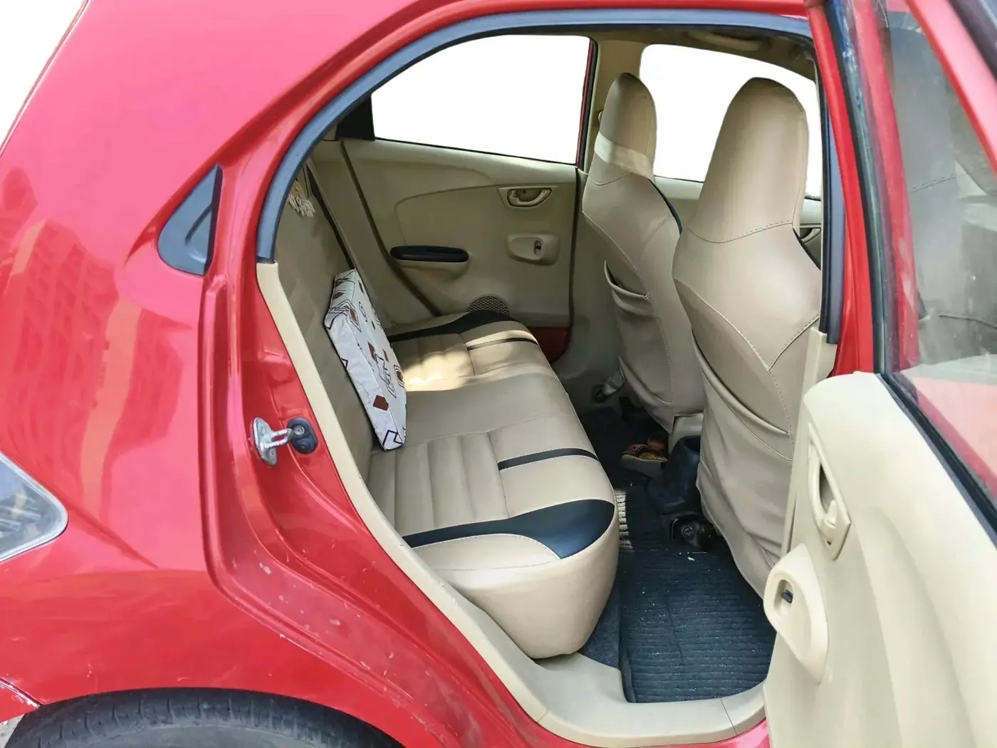 2016 Honda Brio S MT, Petrol, Manual, 1,79,338 km, interior