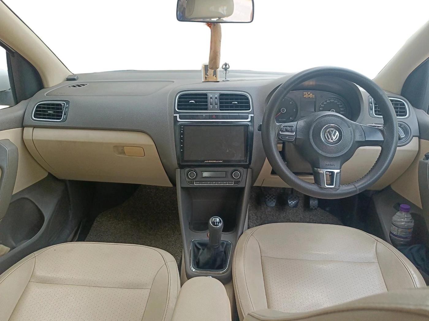 2012 Volkswagen Vento HIGHLINE DIESEL 1.6, Diesel, Manual, 1,12,362 km, interior