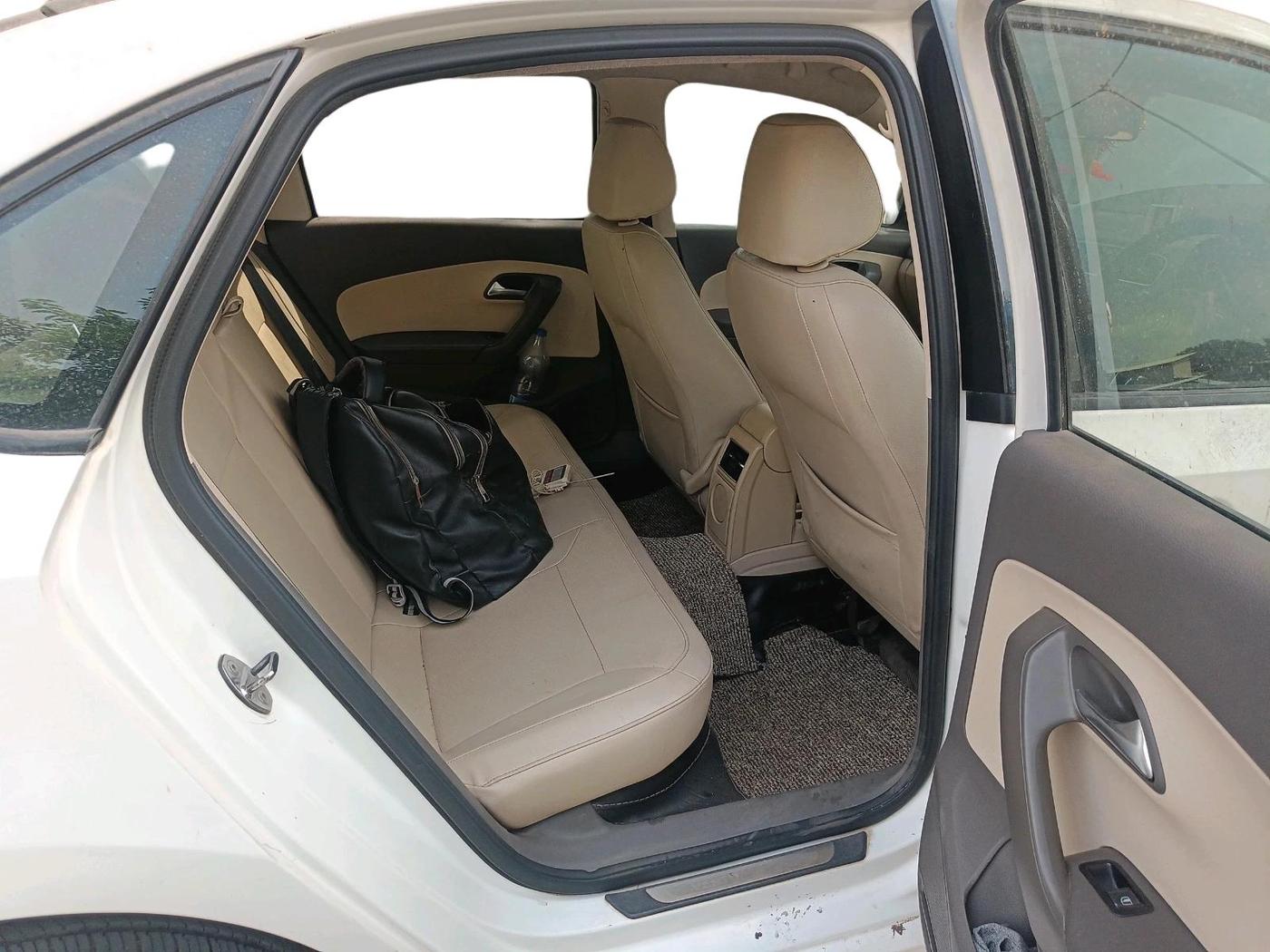 2012 Volkswagen Vento HIGHLINE DIESEL 1.6, Diesel, Manual, 1,12,362 km, interior